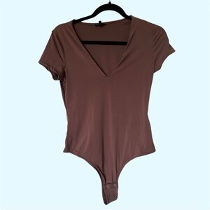 Dynamite Brown V-Neck Bodysuit in Size Medium